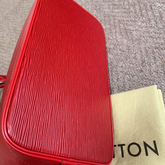 💟💟💟SOLD 💟💟💟LV Epi Alma - Picture 8 of 10